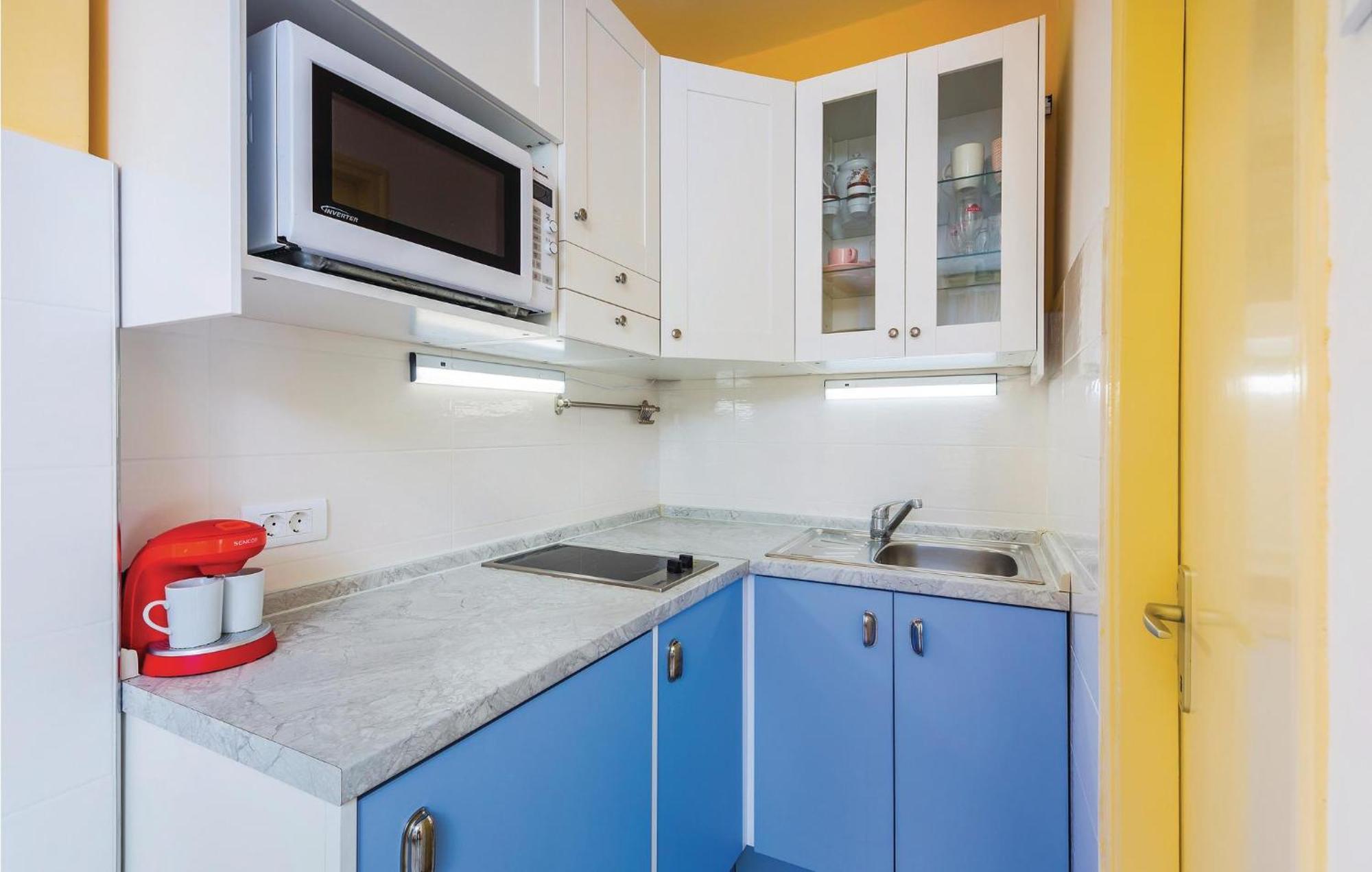 Lovely Apartment In Rabac With Kitchen Exterior foto