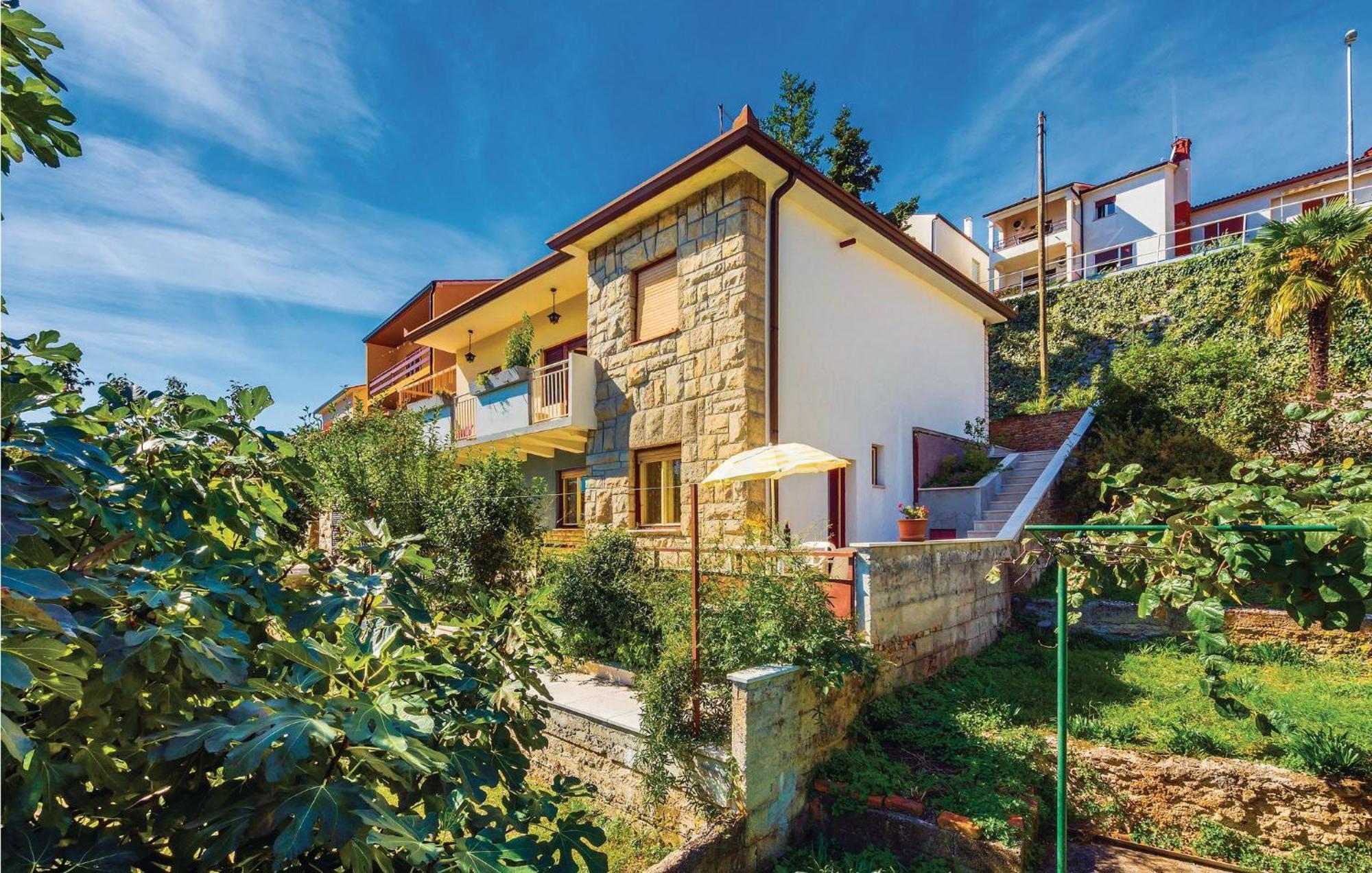 Lovely Apartment In Rabac With Kitchen Exterior foto